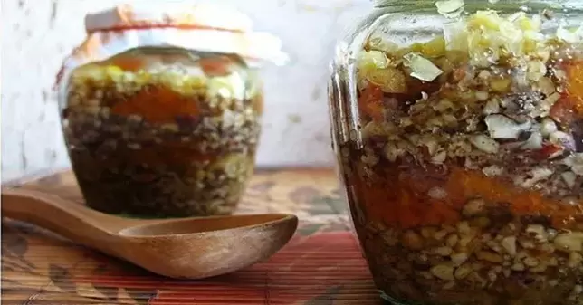 Una mezcla de nueces y miel para mayores beneficios.